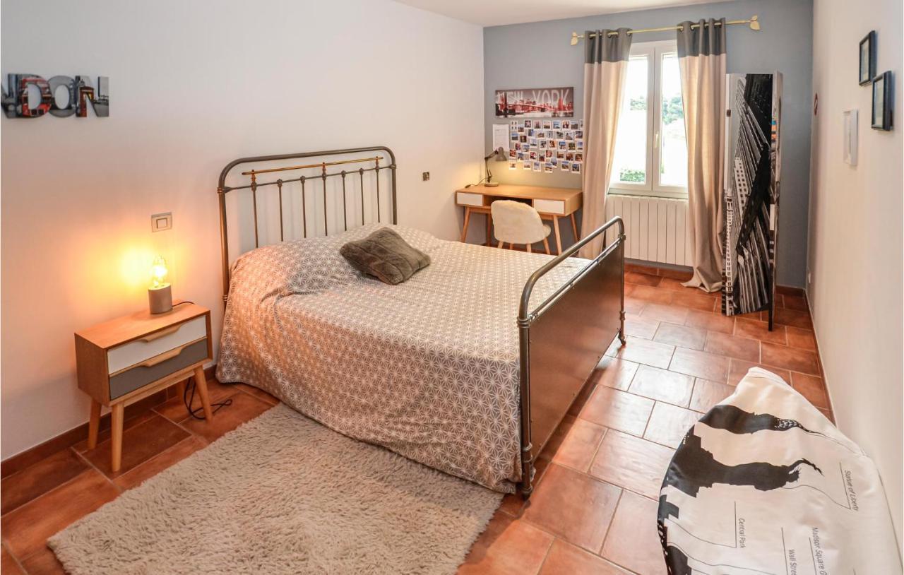 3 Bedroom Awesome Home In Chateuneuf De Gadagne Chateauneuf-de-Gadagne Exterior photo