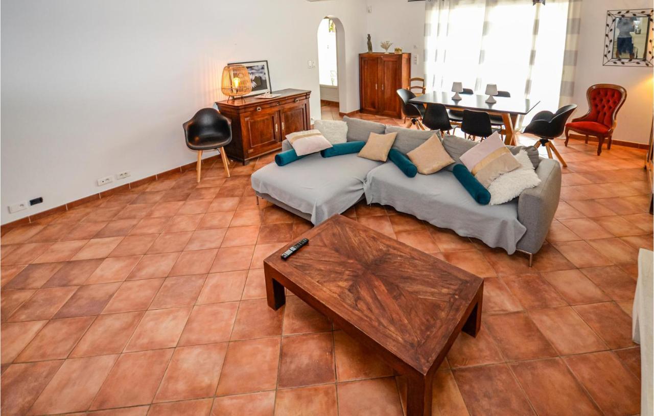 3 Bedroom Awesome Home In Chateuneuf De Gadagne Chateauneuf-de-Gadagne Exterior photo