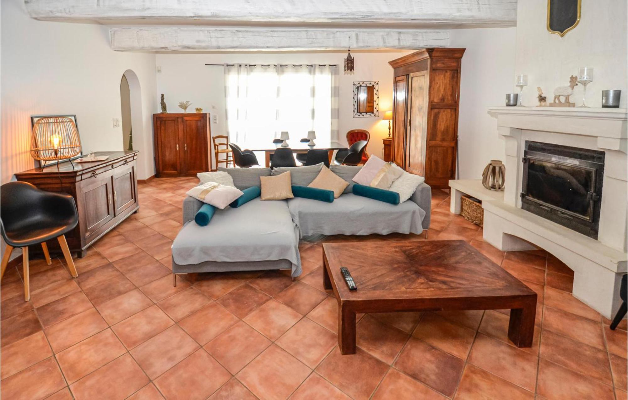 3 Bedroom Awesome Home In Chateuneuf De Gadagne Chateauneuf-de-Gadagne Exterior photo